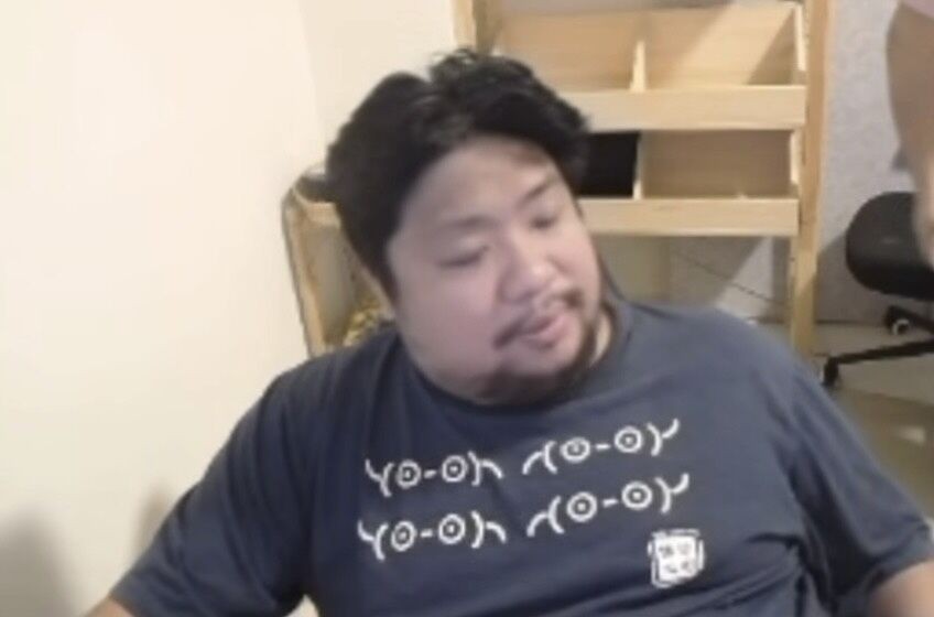 统神张嘉航Twitch直播疑似走光画面